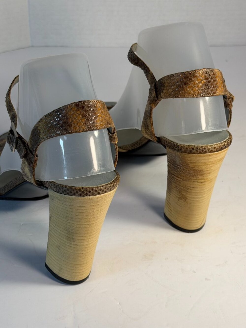 Gucci Sandals size 9B - Picture 12 of 16